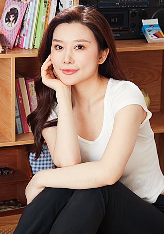 Enjoy browsing our photo gallery! Take a look at beautiful and attractive Asian member Li